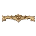 Carved and giltwood pelmet, 20th Century.