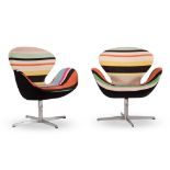Arne Jacobsen, Pair of armchairs Swan, Edition Fritz Hansen, 70s.