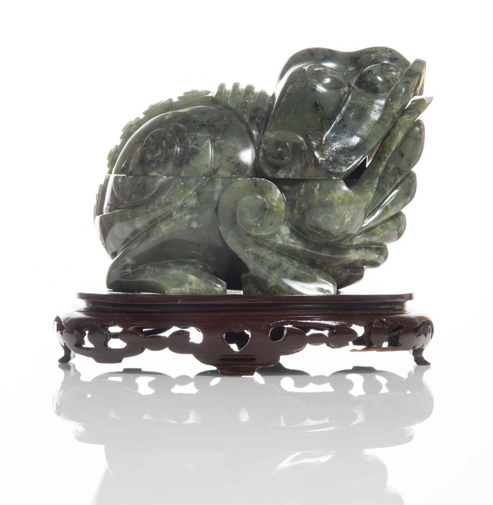 Jade sculpture, "Frog", XX sec. - Image 2 of 2