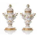 Pair of pot-pourri porcelain vase, 20th Century.