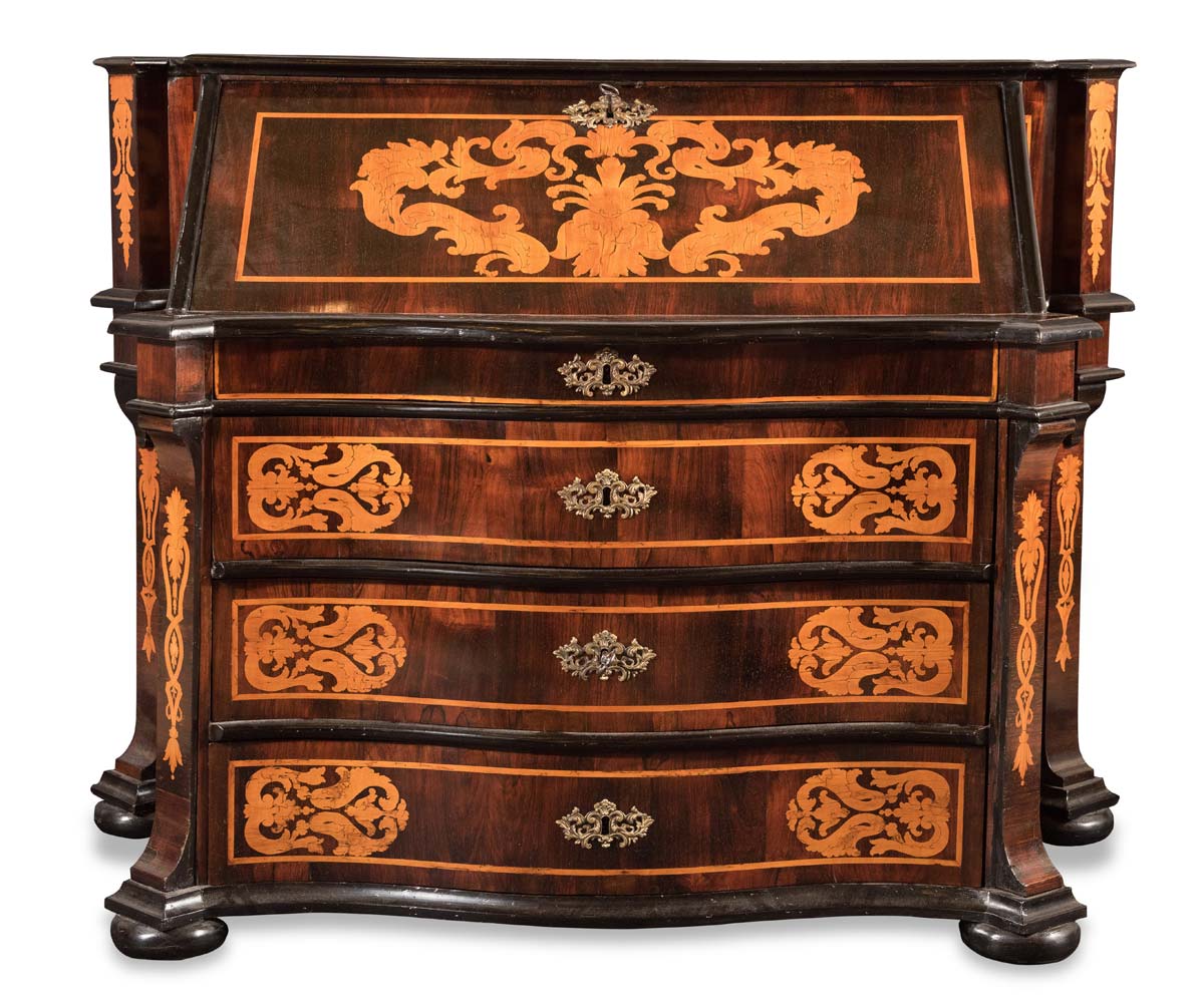 Walnut veneer bureau inlaid with maple, Rome, 18th Century.