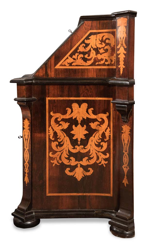 Walnut veneer bureau inlaid with maple, Rome, 18th Century. - Image 3 of 3