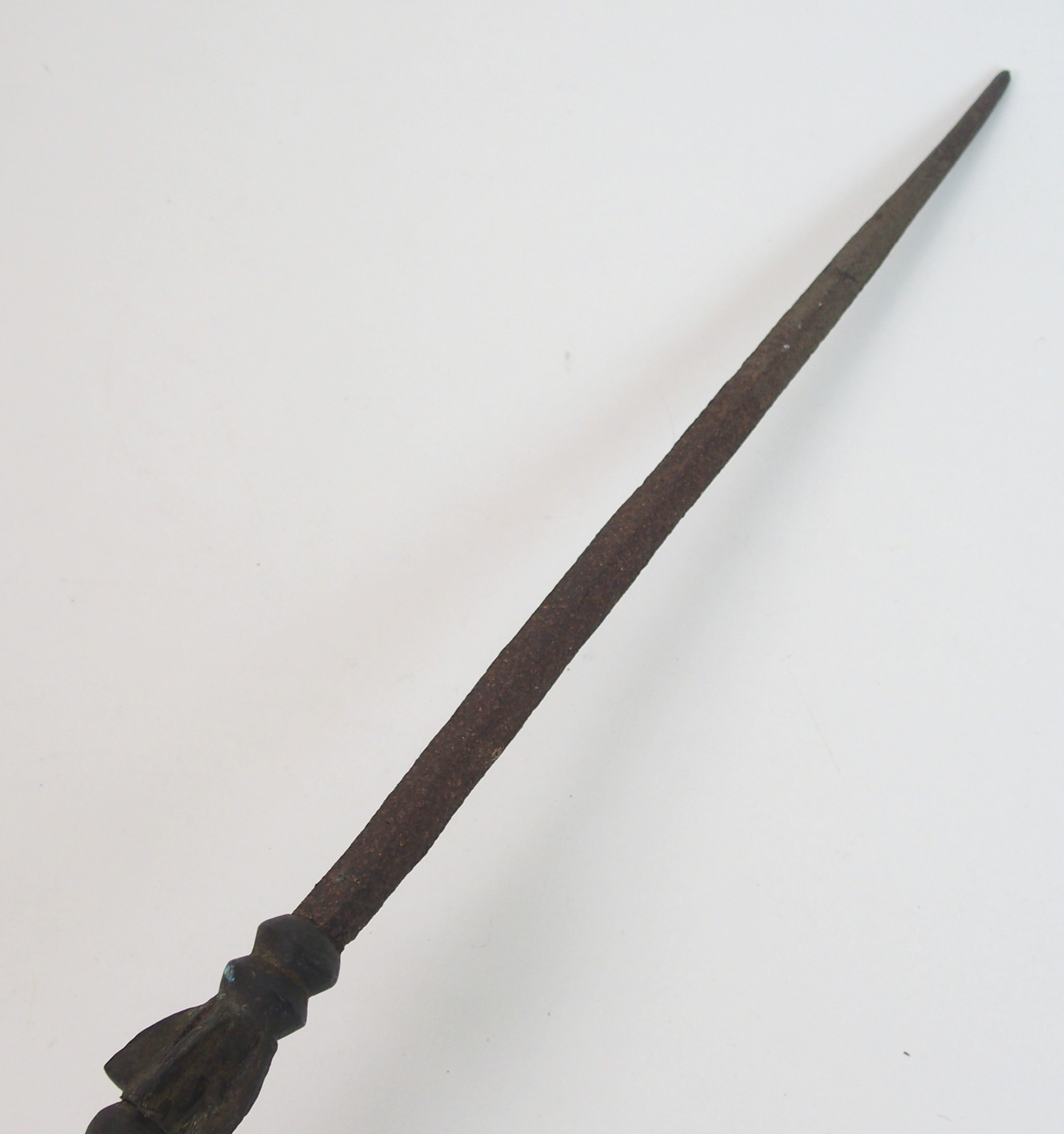 *WITHDRAWN* A West African bronze and iron ceremonial staff cast with a head set with curling locks - Bild 8 aus 10