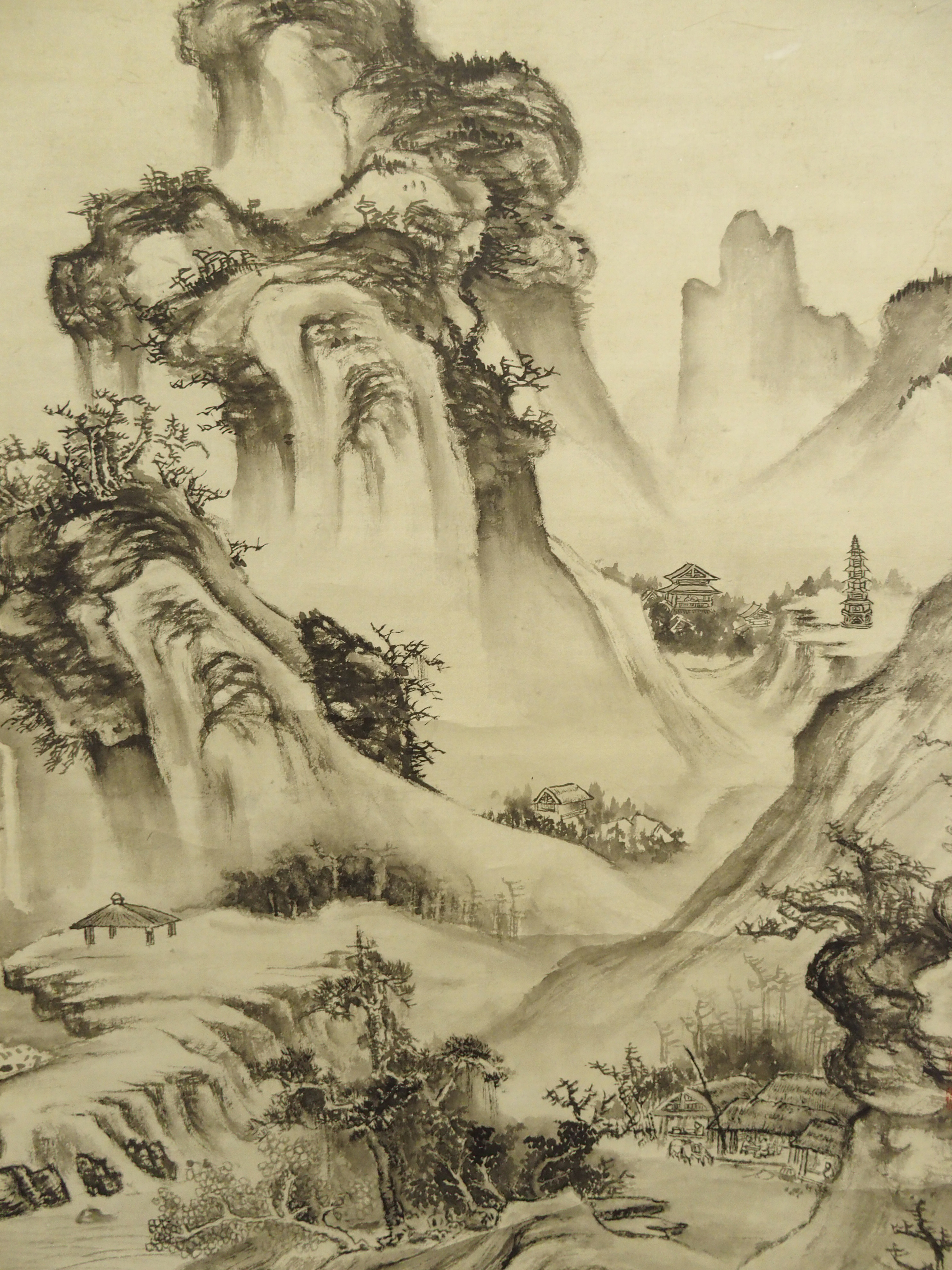 A Chinese scroll painting in the style of Guo Xi with an extensive mountainous landscape, 126 x - Bild 3 aus 10