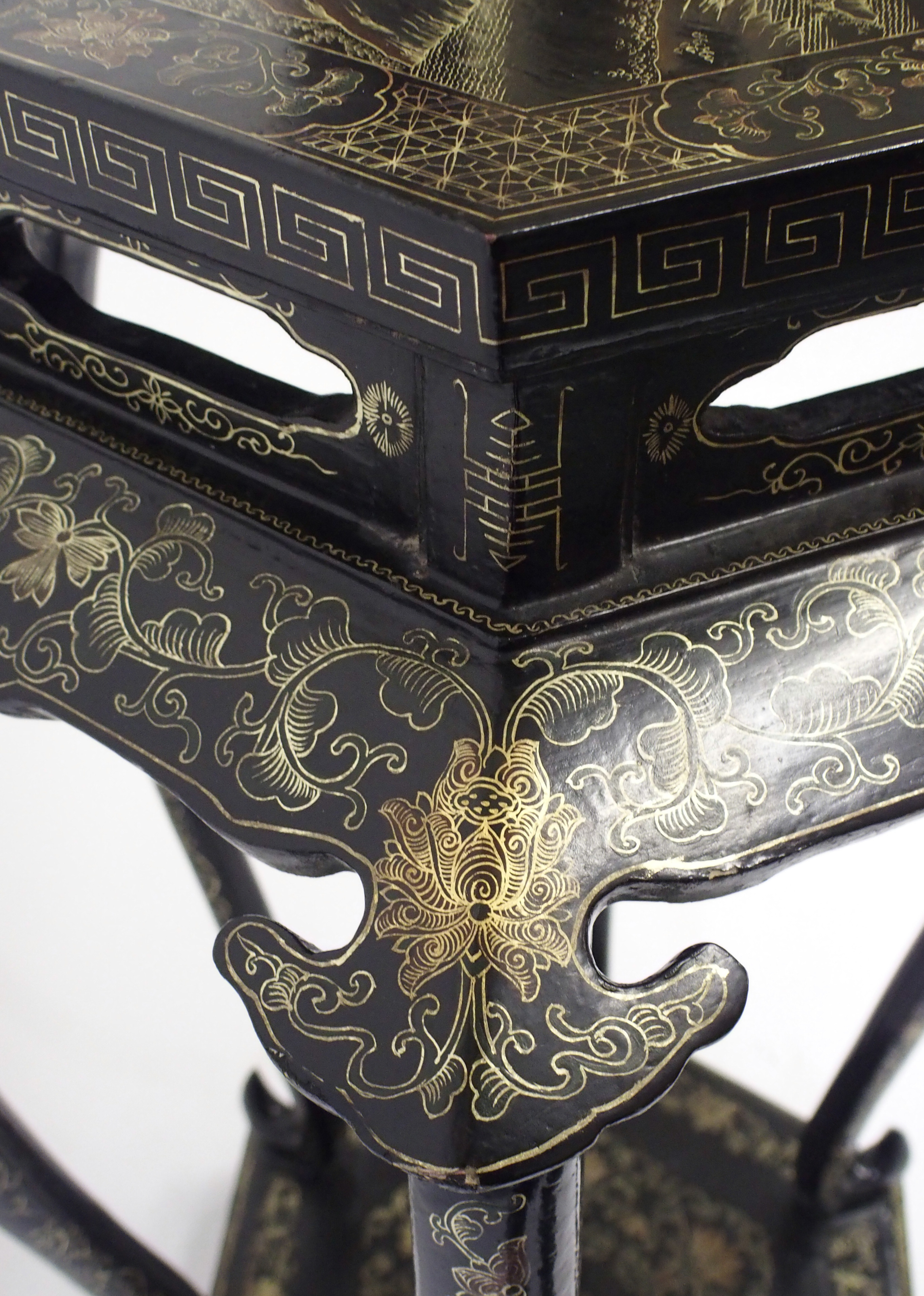 A Chinese black and gold hexagonal pedestal painted with a landscape above scrolling foliage on - Bild 6 aus 10