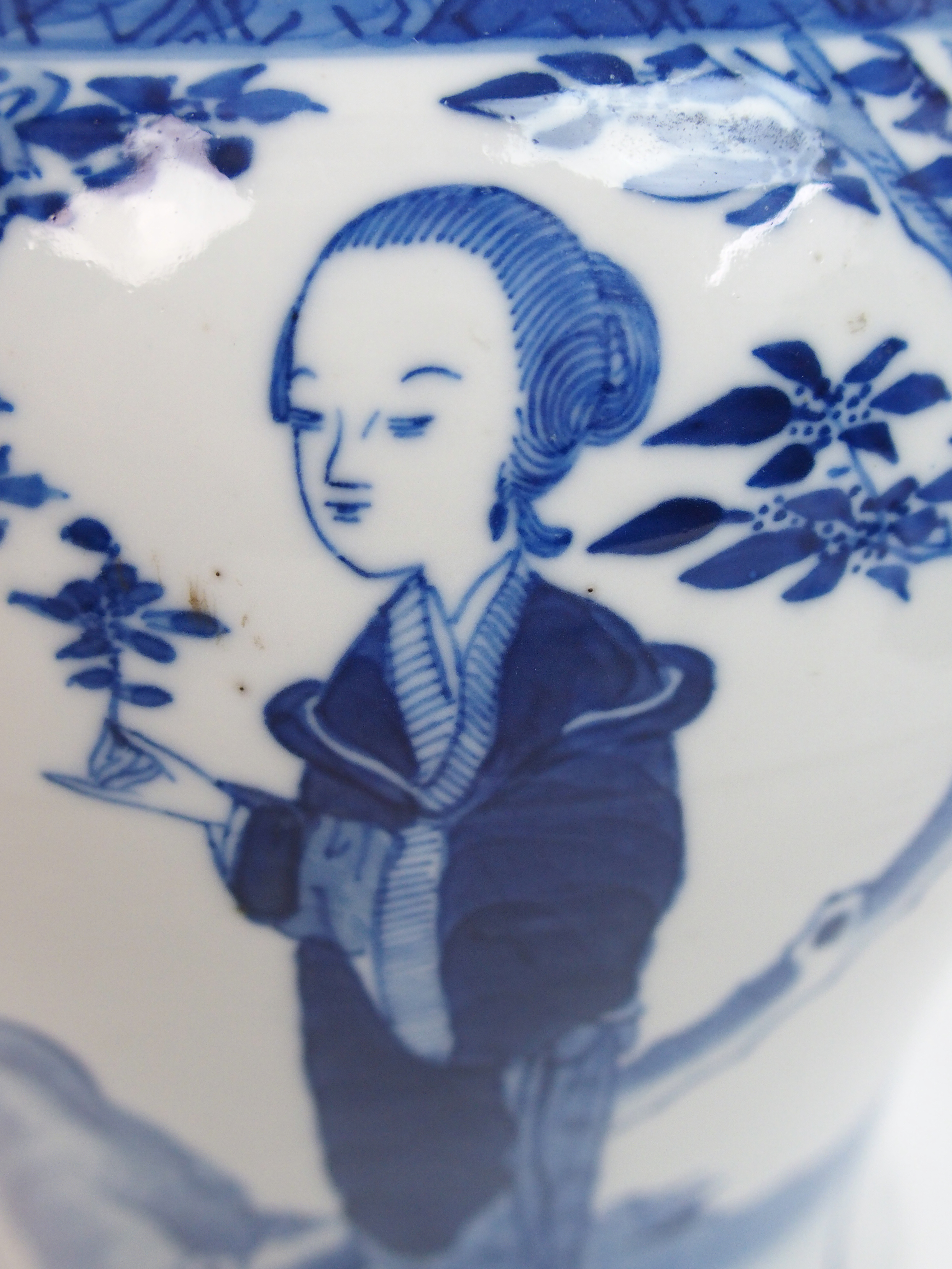 A Chinese blue and white baluster vase painted with long Elisa in a garden beneath trees and a - Bild 4 aus 10