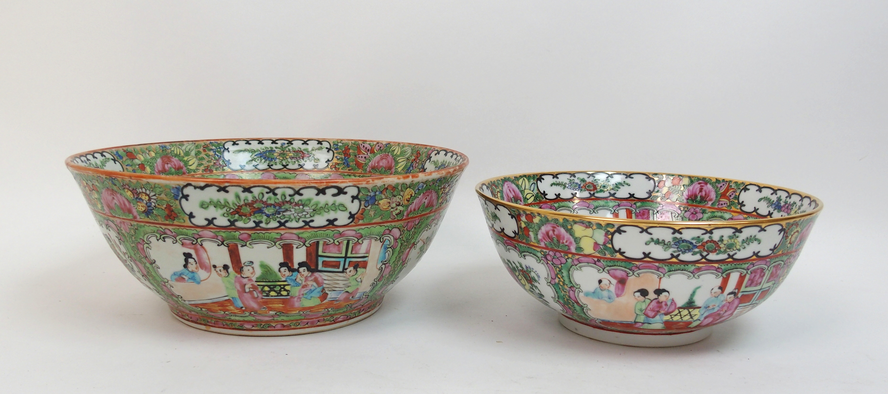 A Canton famille rose punch bowl of traditional design with panels of figures, birds, fruit and - Bild 7 aus 10