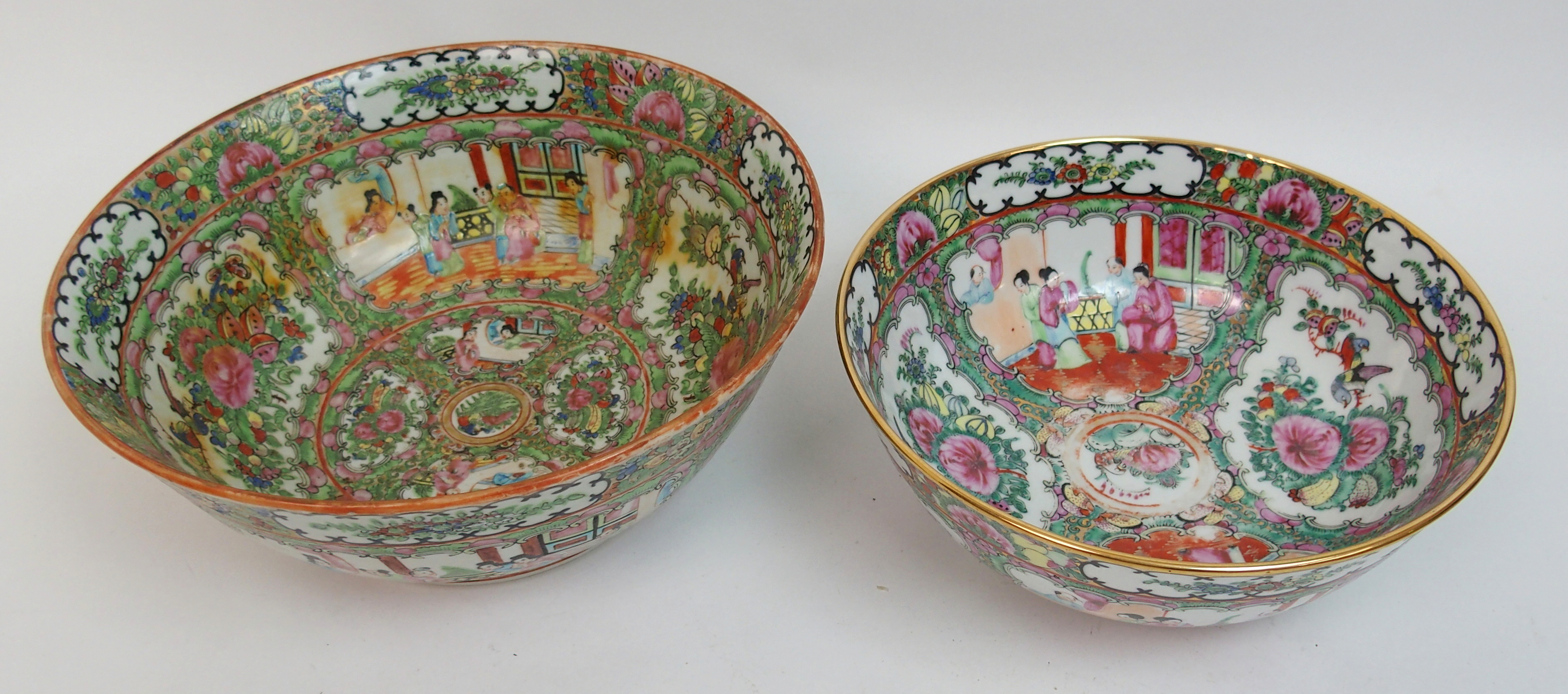 A Canton famille rose punch bowl of traditional design with panels of figures, birds, fruit and - Bild 6 aus 10