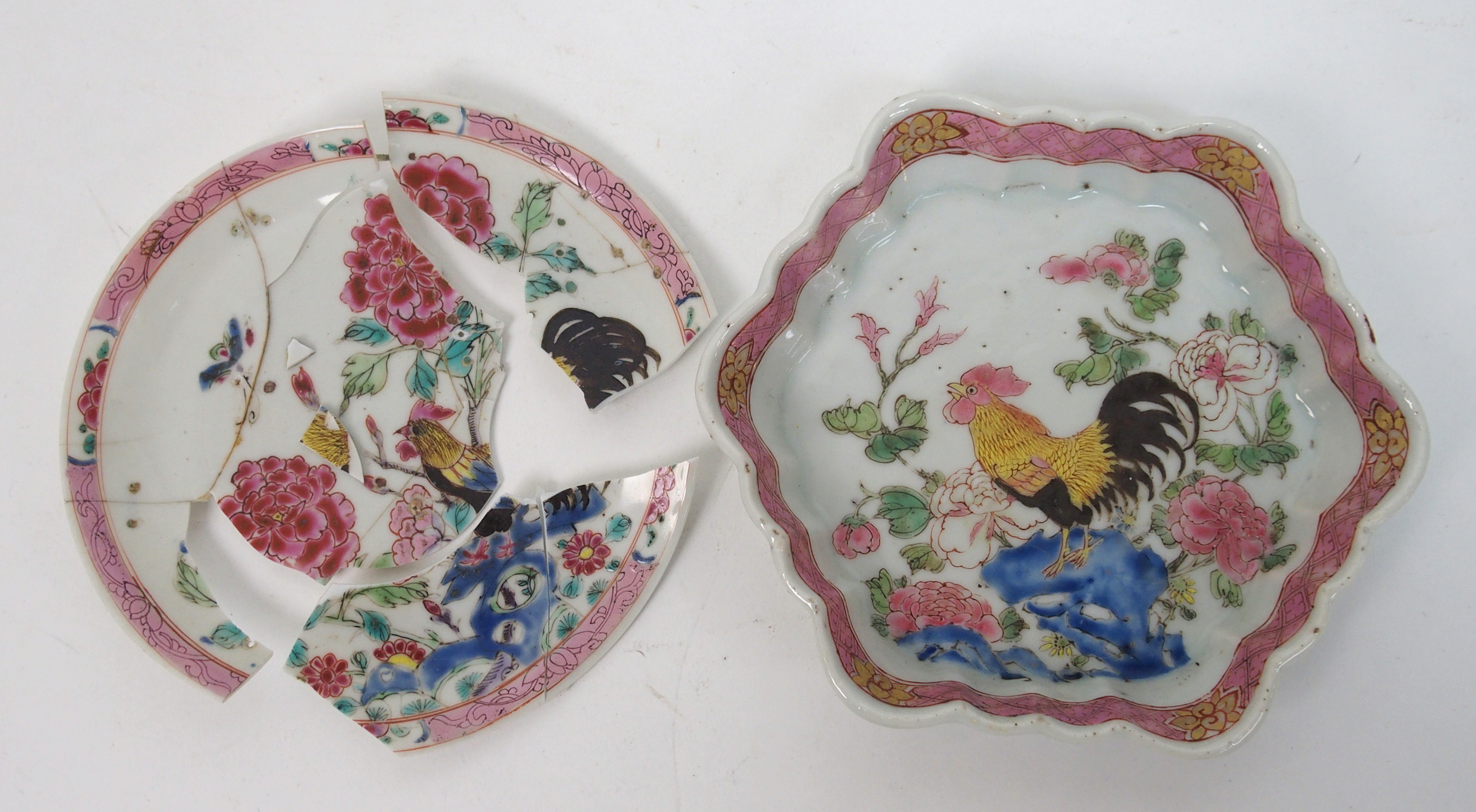 A Chinese famile rose Rooster pattern part service comprising; teapot (damaged), 12cm high, cream - Bild 7 aus 10