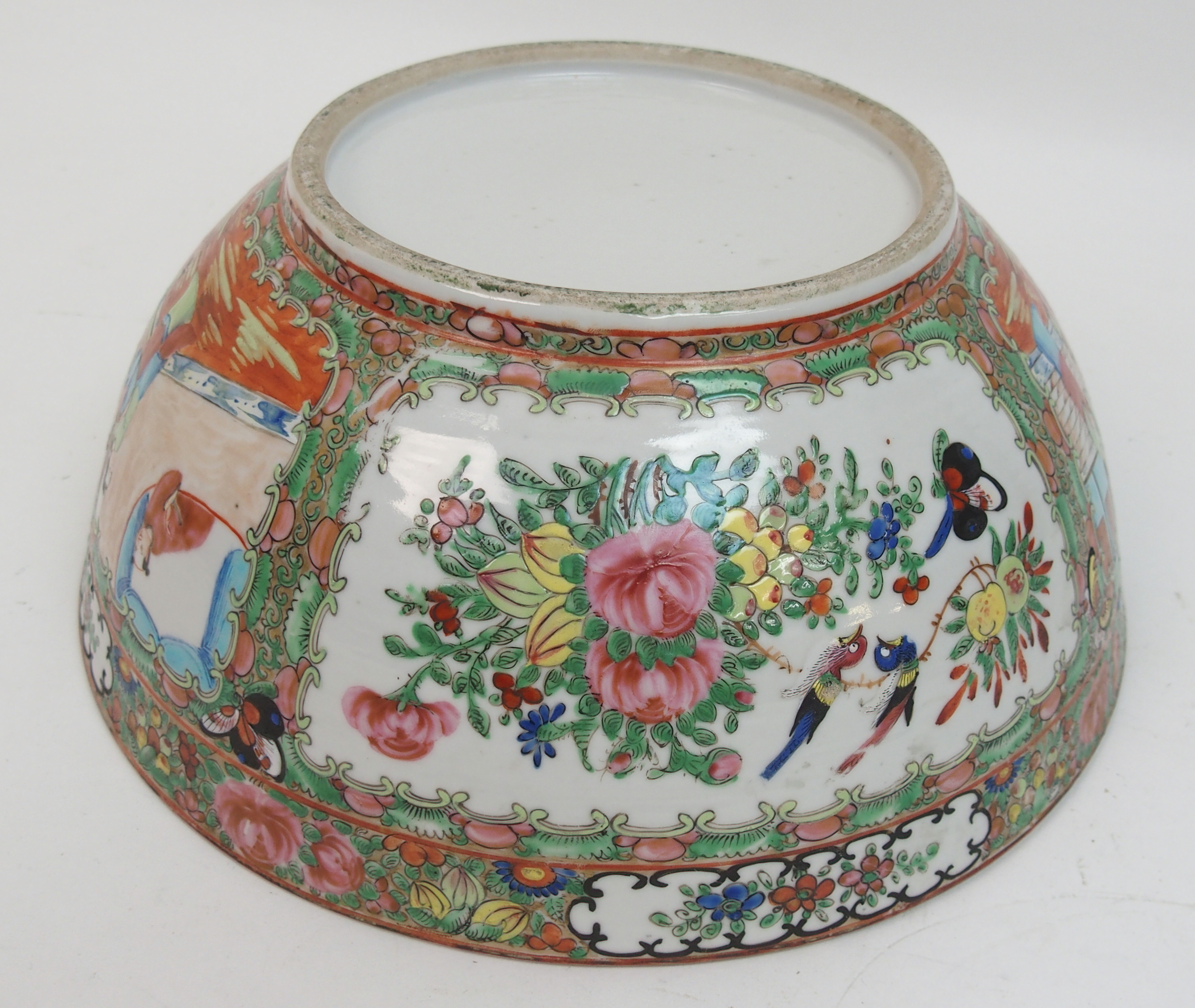 A Canton famille rose punch bowl of traditional design with panels of figures, birds, fruit and - Bild 10 aus 10