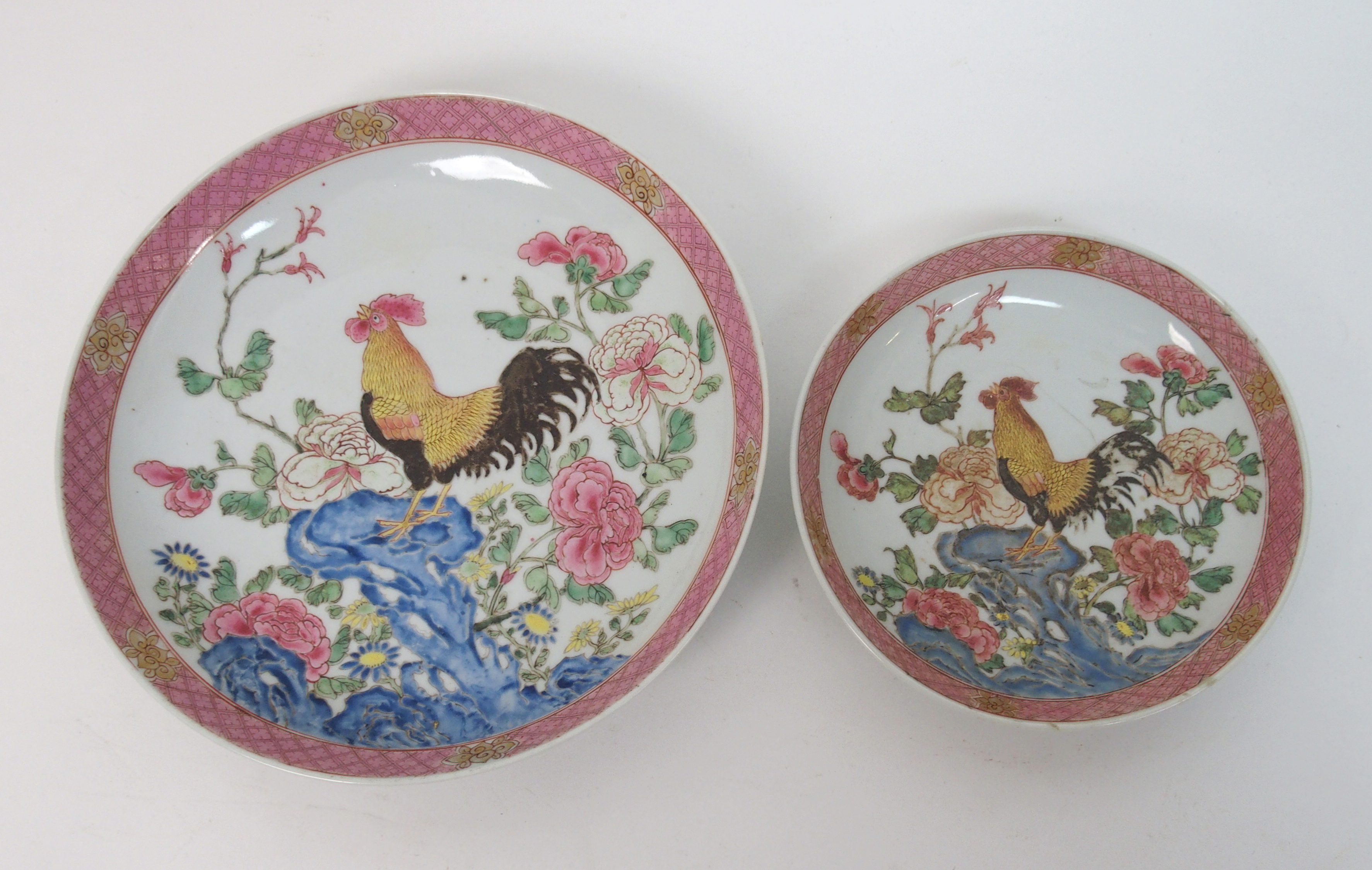 A Chinese famile rose Rooster pattern part service comprising; teapot (damaged), 12cm high, cream - Bild 5 aus 10