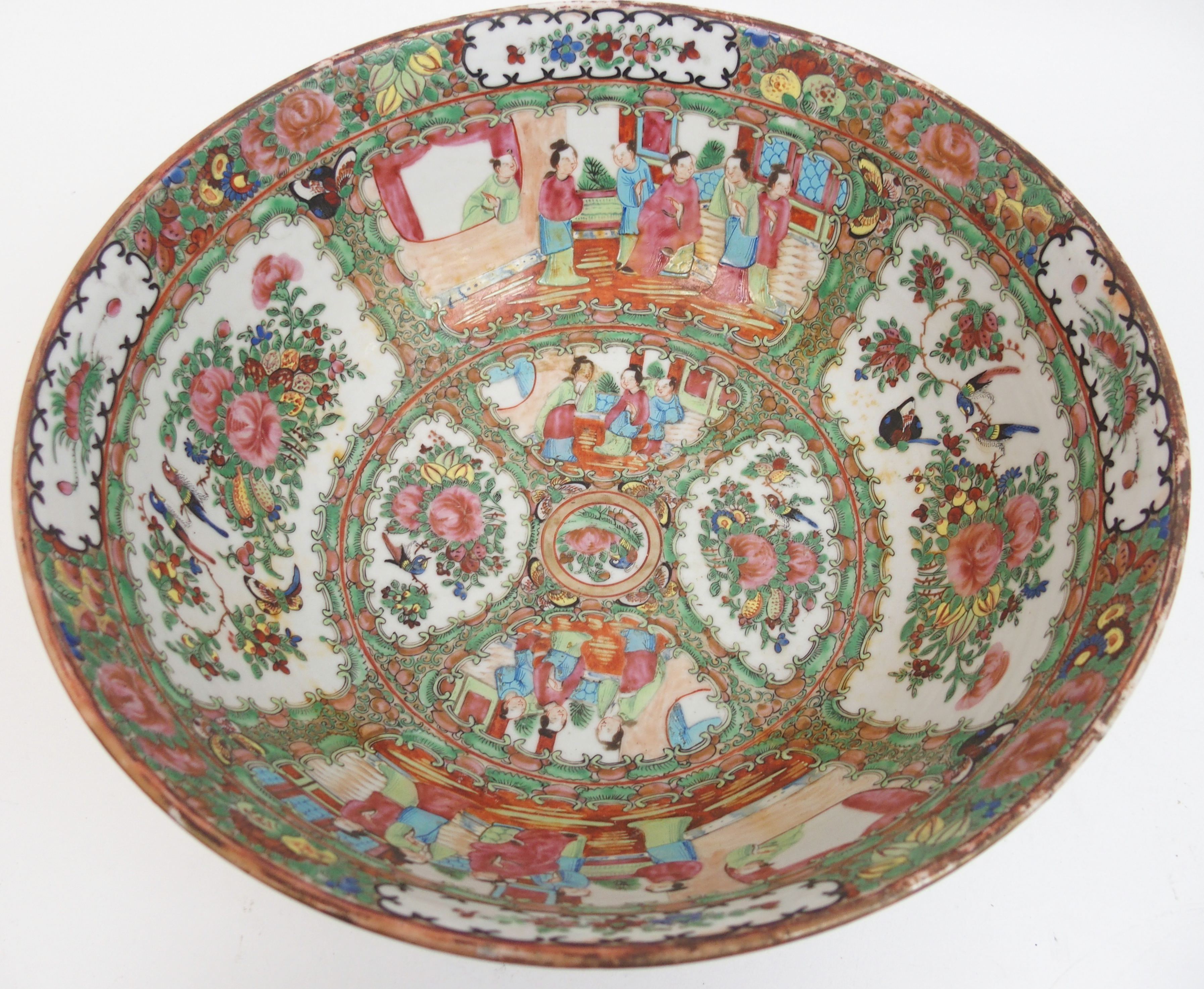 A Canton famille rose punch bowl of traditional design with panels of figures, birds, fruit and - Bild 9 aus 10