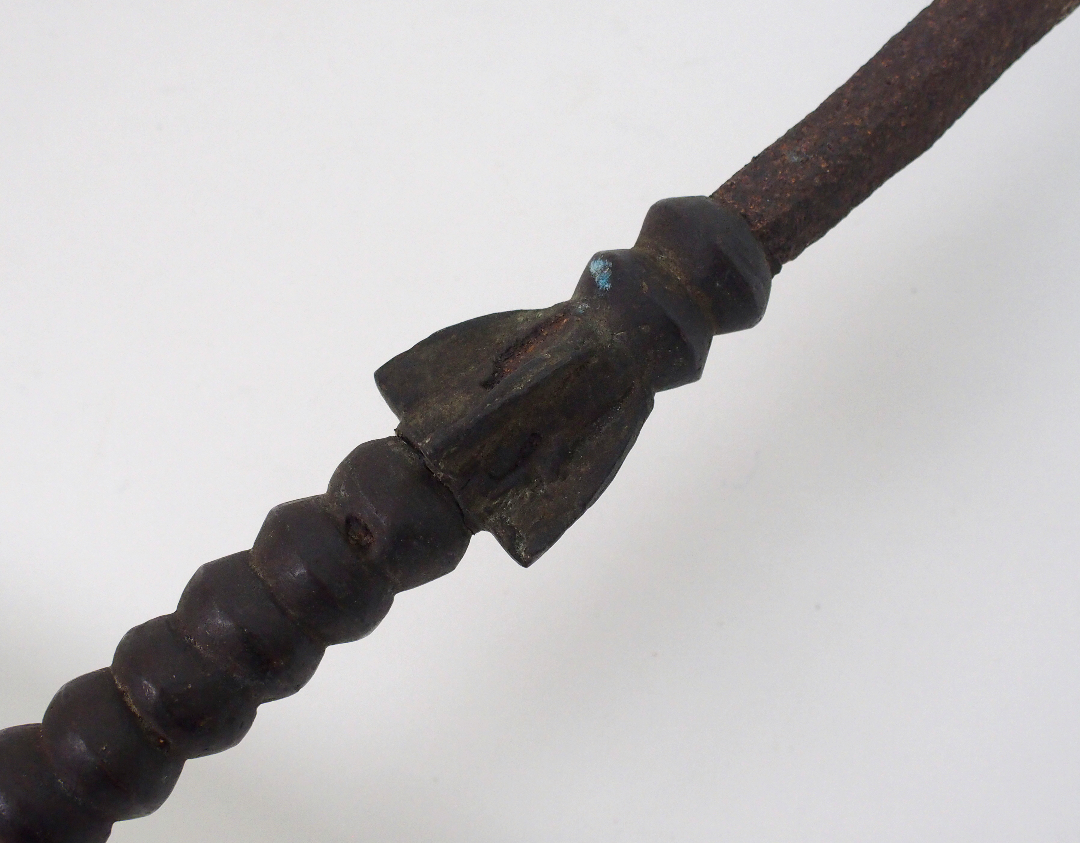 *WITHDRAWN* A West African bronze and iron ceremonial staff cast with a head set with curling locks - Bild 9 aus 10