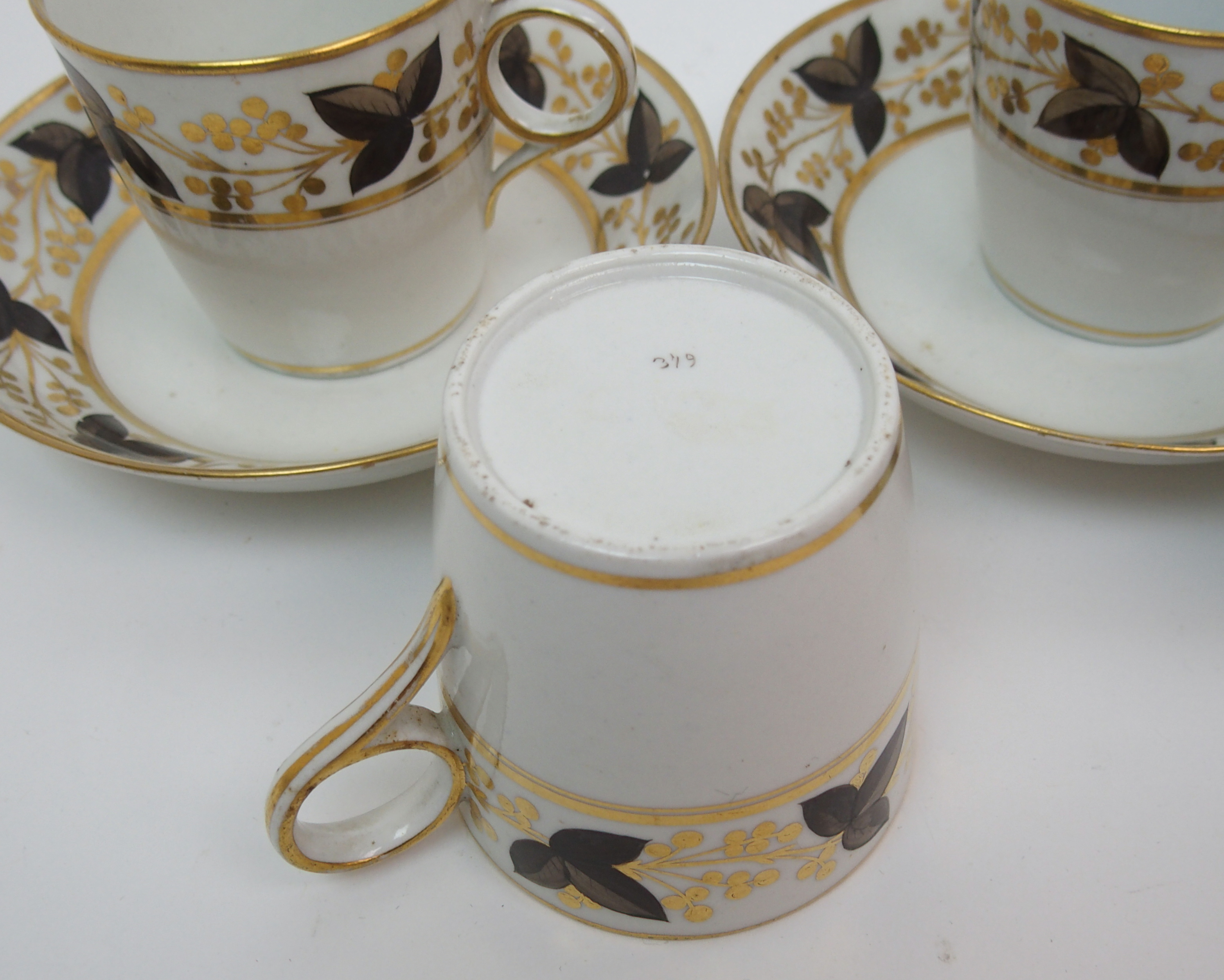 An early 19th Century Chamberlains Worcester porcelain part tea and coffee service painted in - Image 8 of 10