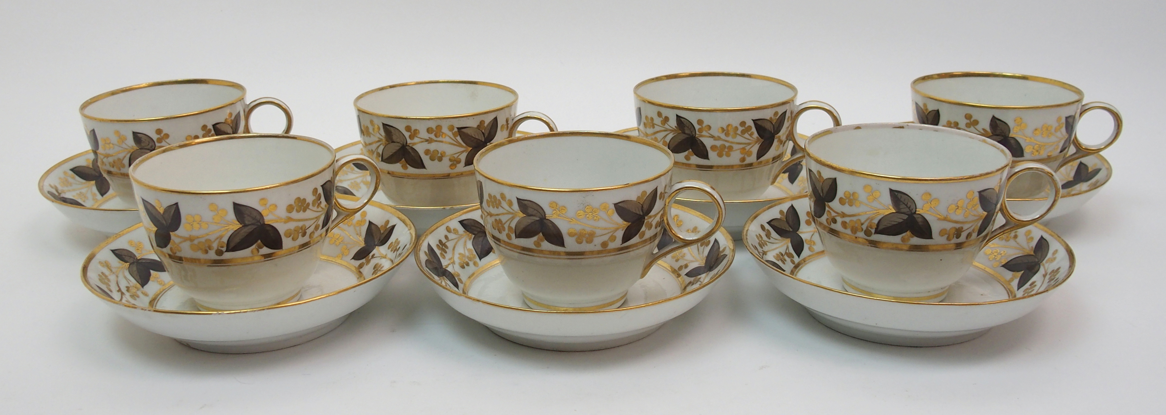 An early 19th Century Chamberlains Worcester porcelain part tea and coffee service painted in - Image 9 of 10