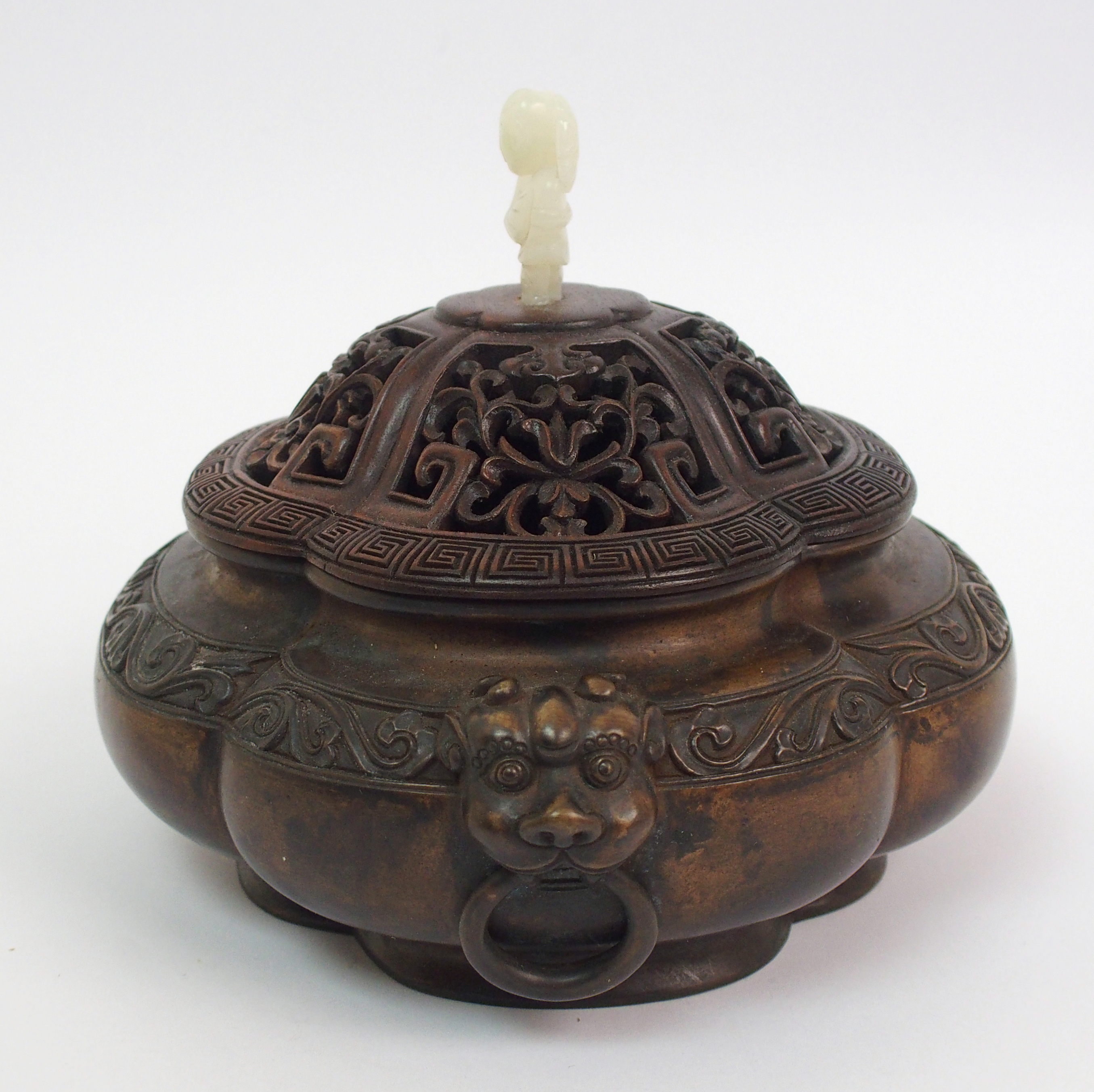 A Chinese bronze censer of quatrefoil lobed form, the shaped rim above a band of lotus and flanked - Image 8 of 10