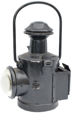 BR(E) locomotive headlamp complete with red flip over shade and original reservoir and burner. Has