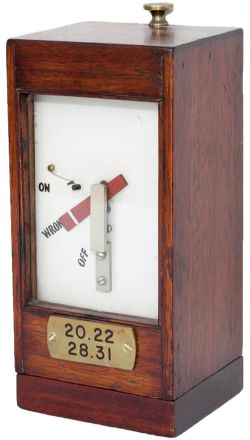 GWR mahogany cased home signal indicator complete with brass plate 20, 22, 28, 31. In excellent