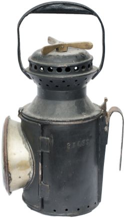 Great Central Railway Appletons 3 aspect handlamp, stamped GCR 25439 in the side. Complete with