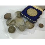 A collection of British silver and cupro-nickel coinage, to include; crowns dated 1935 x 3 and 1951,