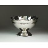 A George V silver pedestal bowl, Roberts & Belk, Sheffield 1910,