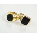 An 18ct gold bloodstone set signet ring, together with a 9ct gold onyx set signet ring,