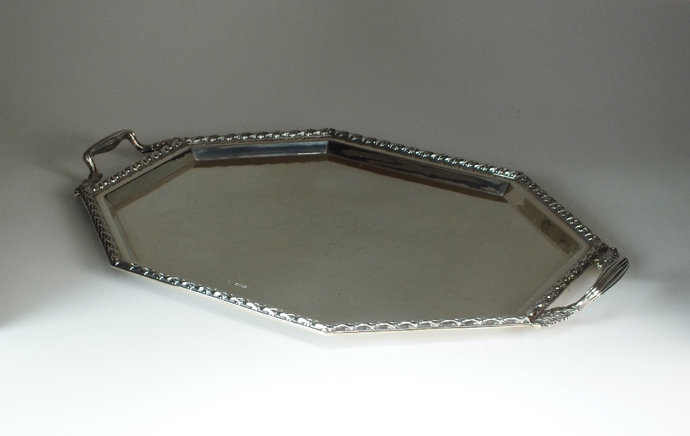 A George V silver two handled tray, Lee & Wigfull, Sheffield 1913,