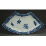 A Caughley quadrant or sandwich dish, circa 1785-90,