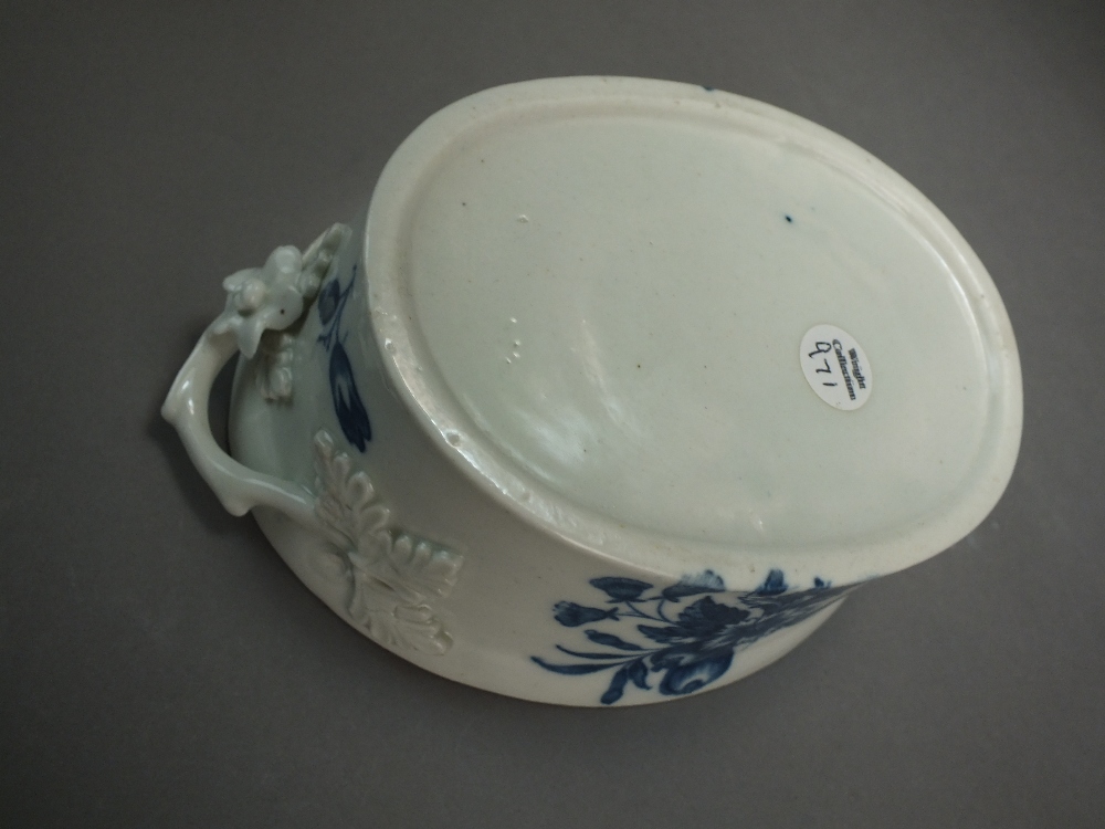 A Caughley oval butter dish and cover transfer-printed in the Pine Cone and Three Flowers patterns, - Image 3 of 3