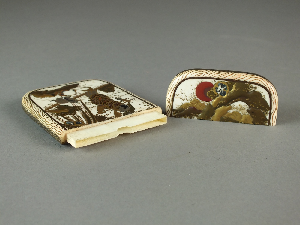 A Japanese lacquered ivory card case, Meiji period, of rectangular form with rounded corners, - Image 3 of 3