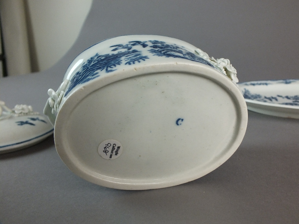 A Caughley oval butter dish, cover and stand transfer-printed in the Fence pattern, circa 1777-80, - Image 2 of 2