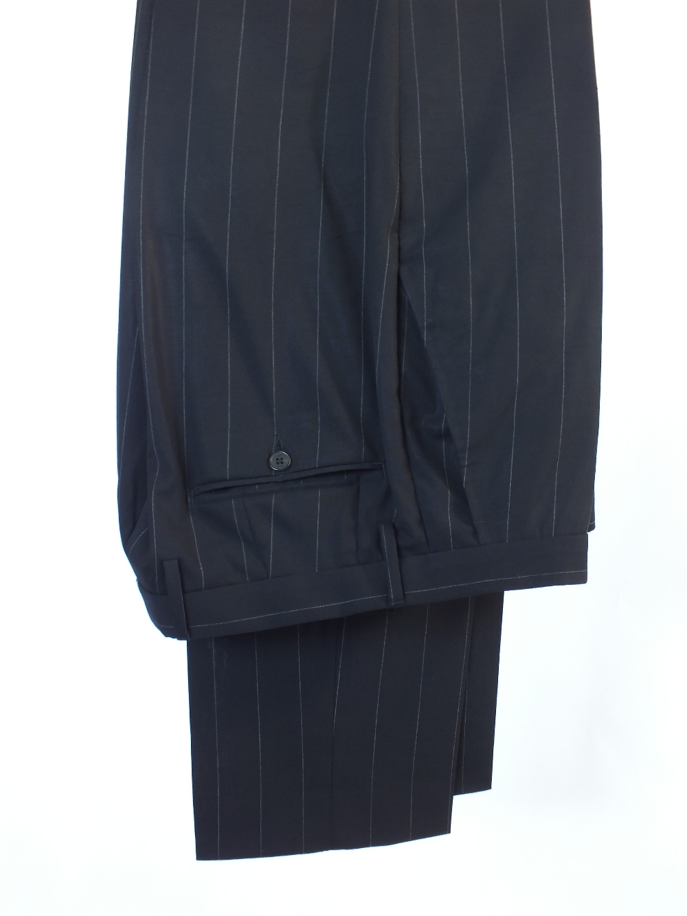 A Gucci suit navy blue pinstripe, double vent, Italian size 50R, 97% wool, 3% elastine, flat front - Image 5 of 7