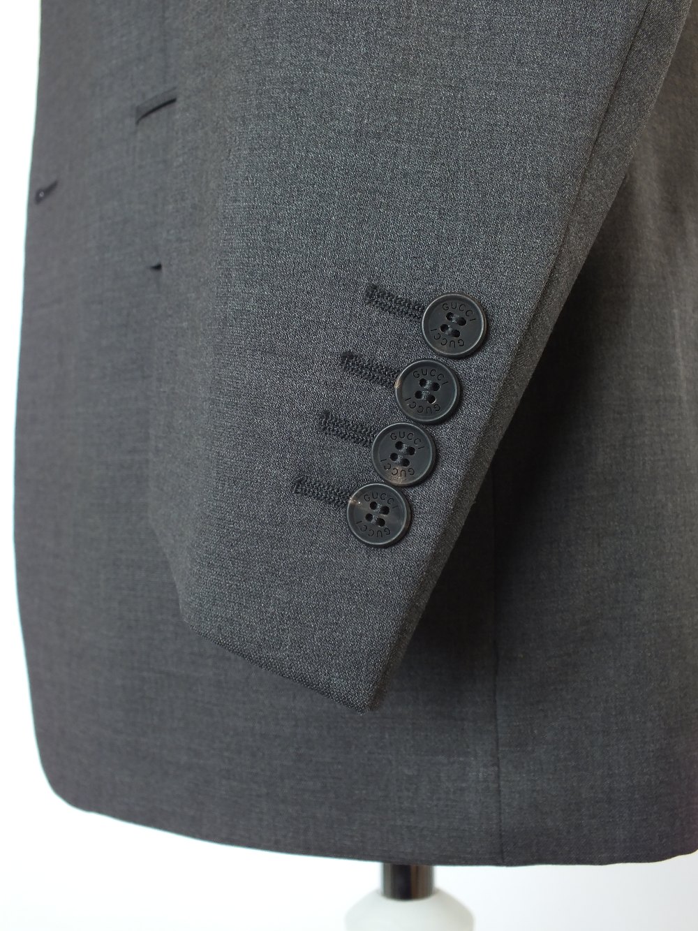 A Gucci suit, mid-grey, double vent, lined, Italian size 50R, 90% wool, 8% cashmere, 2% elastine. - Image 6 of 7