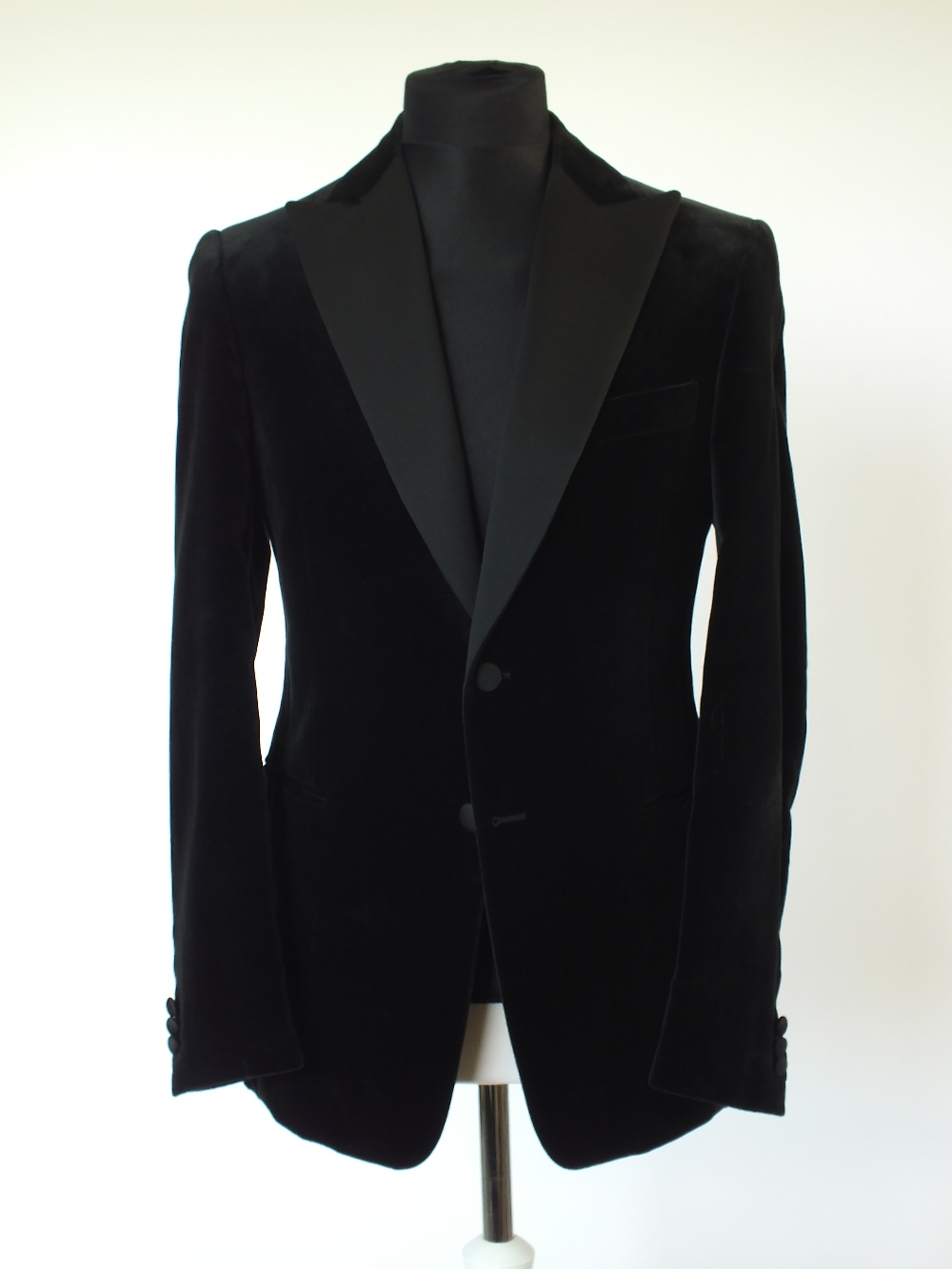 A Pal Zileri Ceromonia dinner suit, black, velvet, satin lower lapel, single vent, Italian size 52R,