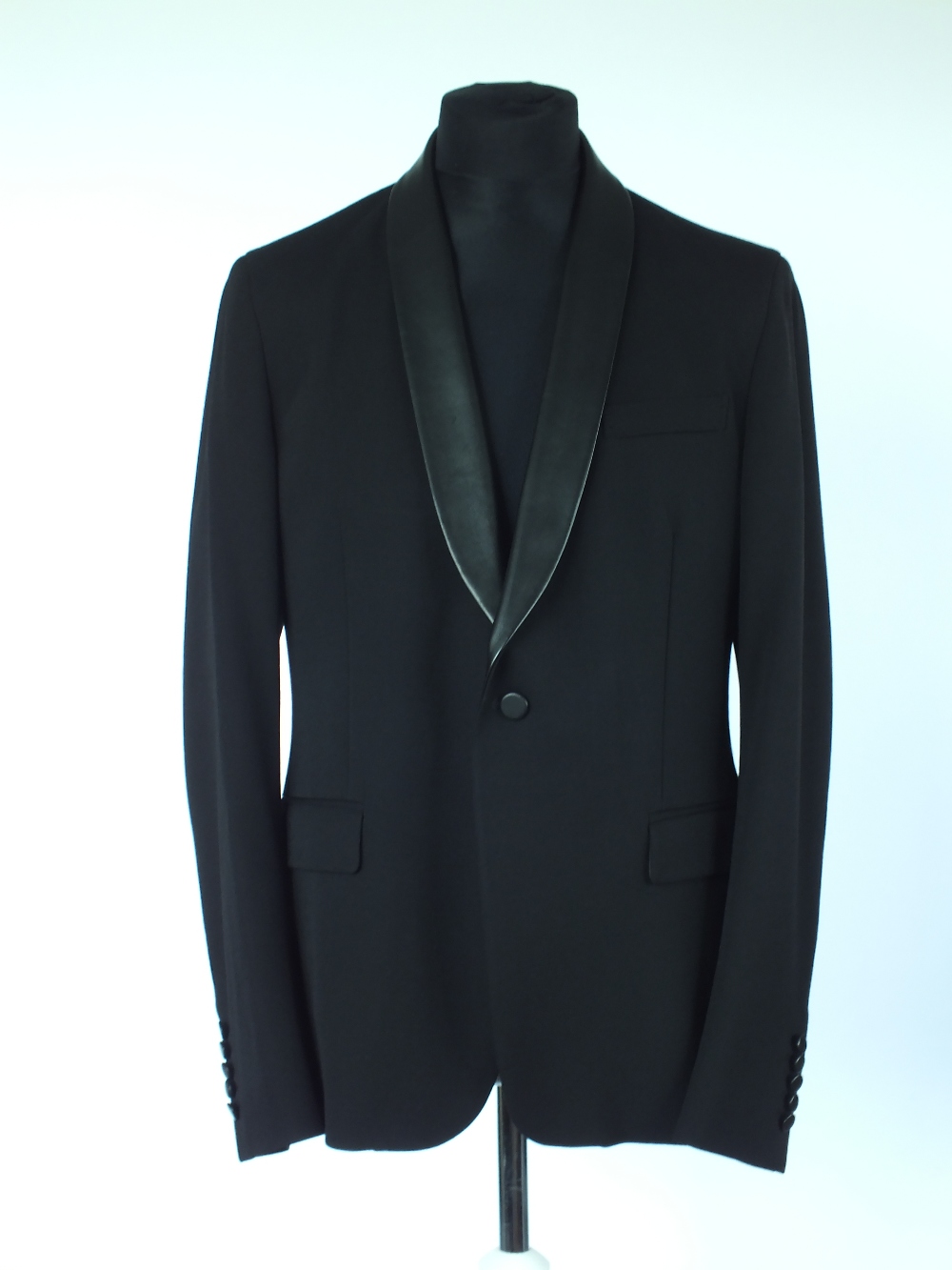 A Gucci dinner jacket, black, leather shawl collar, double vent, lined, Italian size 52R, 98% - Image 5 of 6