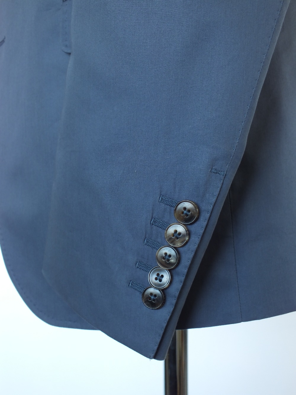 A Gucci suit, mid blue, lined in black, Italian size 52R, 65% cotton, 35% silk, flat front to - Image 5 of 6