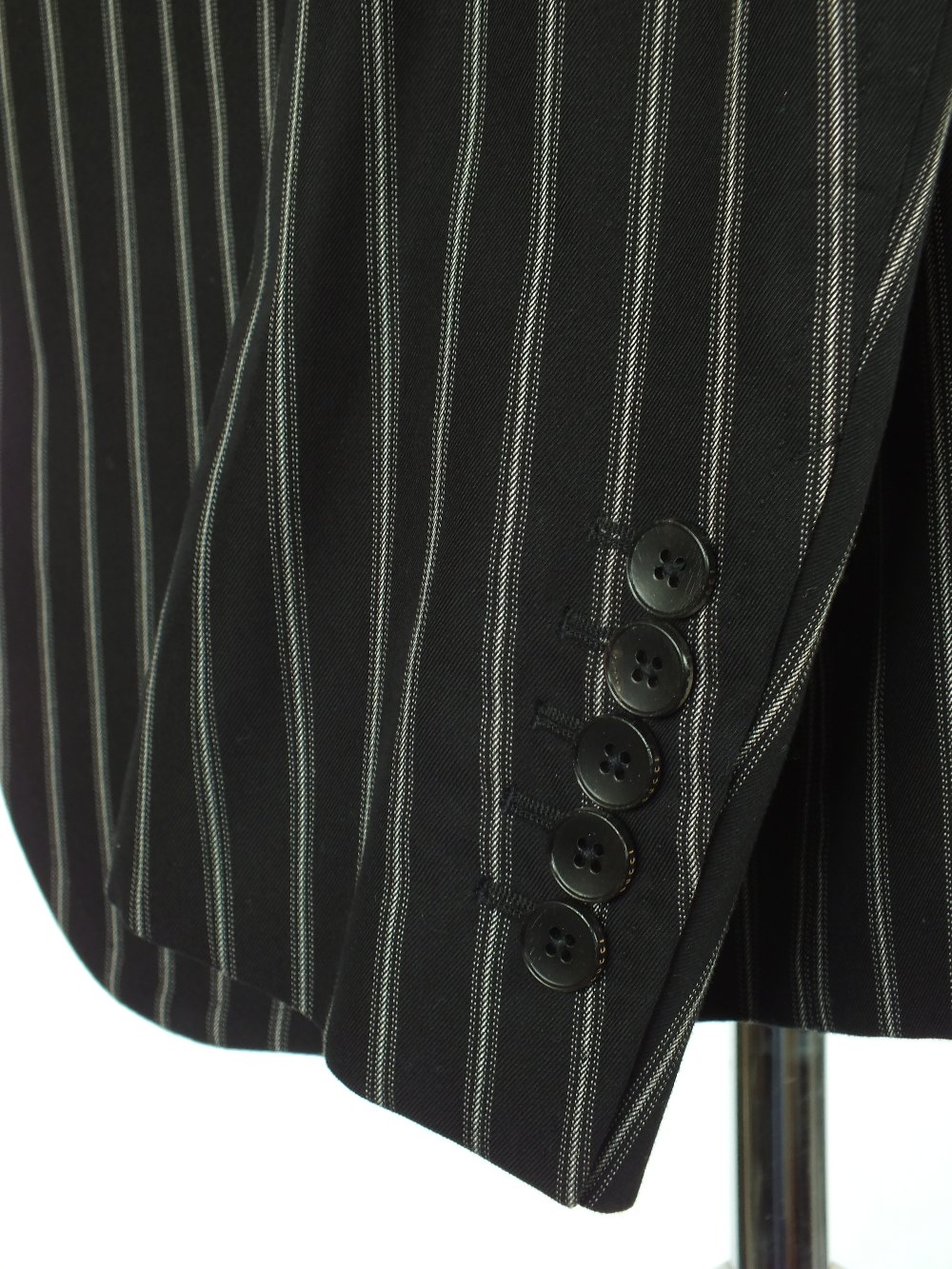 A Gucci jacket, black with white pinstripe, single vent, lined, Italian size 52L, 100% cotton - Image 5 of 6