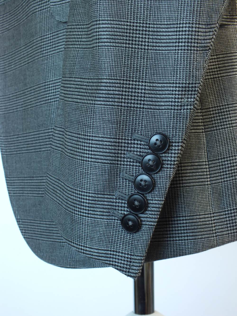 A Gucci three piece suit, Prince of Wales check, double vented, Italian size 52R, 55% wool, 42% - Image 6 of 8