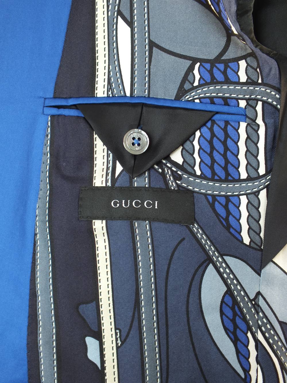 A Gucci suit, blue, contrast decorative lining, single vent, Italian size 52R, 100% cotton, flat - Image 8 of 8