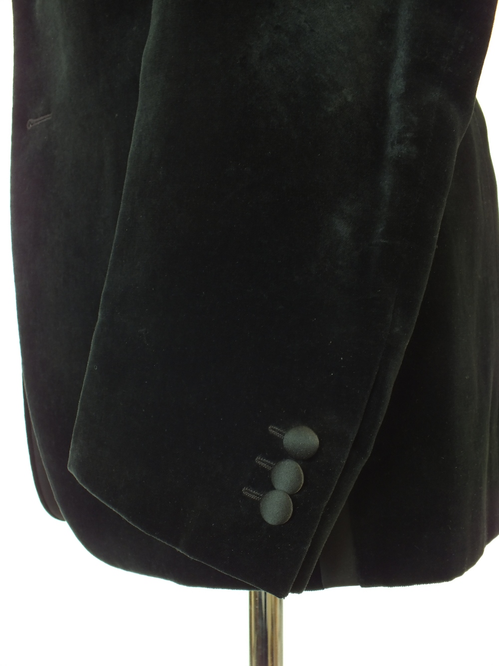 A Pal Zileri Ceromonia dinner suit, black, velvet, satin lower lapel, single vent, Italian size 52R, - Image 5 of 6