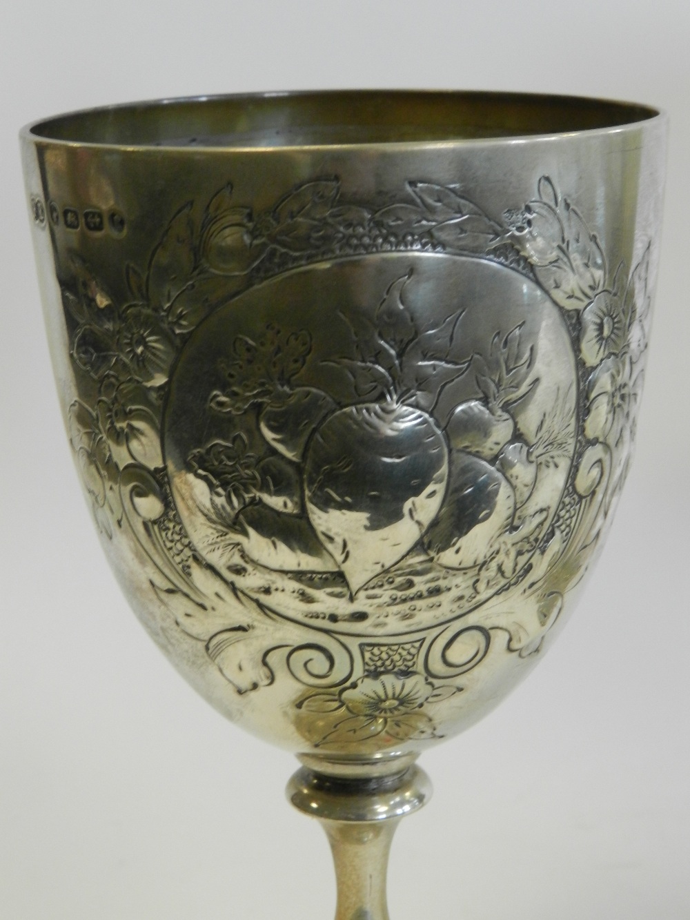 A silver presentation goblet, - Bild 2 aus 3