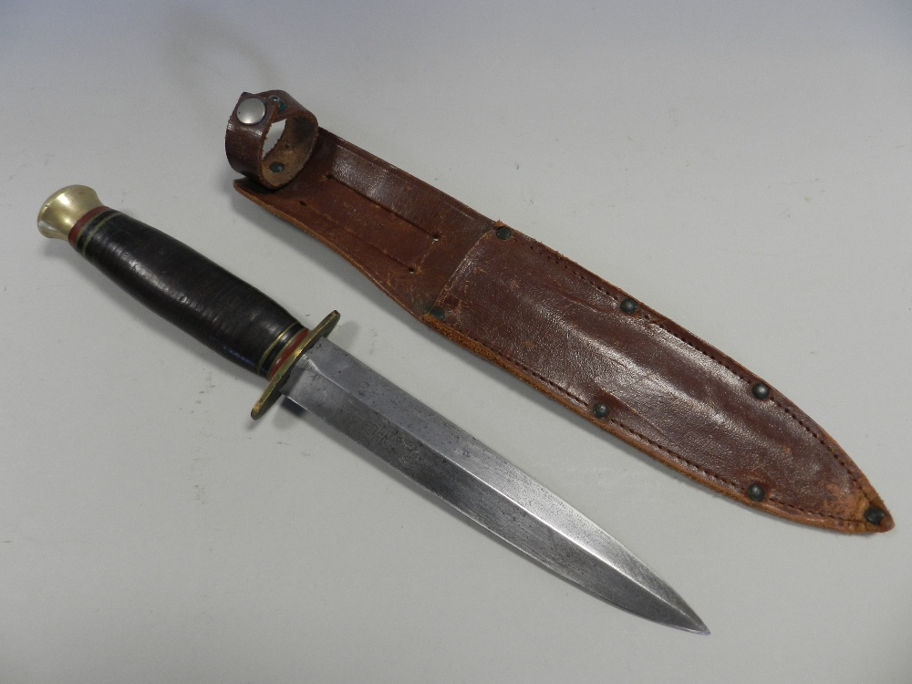 A British Private Purchase Taylor Witness Sheffield Officers Knife, - Bild 2 aus 3
