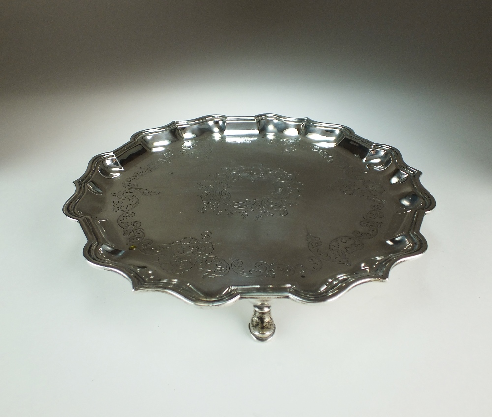 An Edwardian silver salver, Charles Stuart Harris, London 1903, - Image 2 of 2