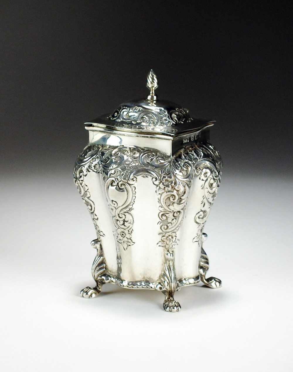 A Victorian silver tea caddy, CH, Birmingham 1900,