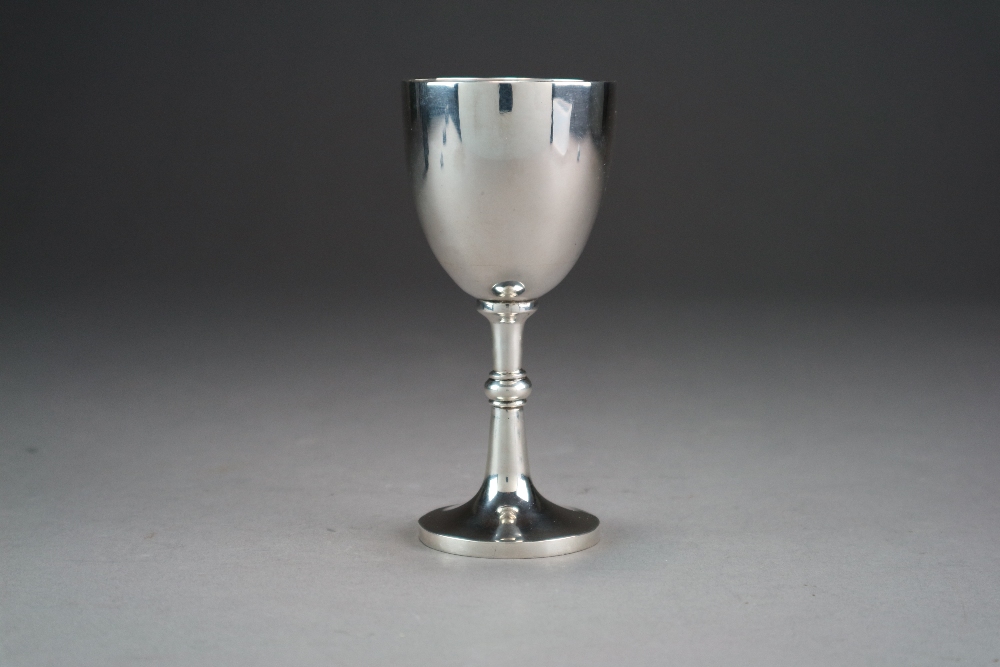 A Chinese silver goblet, Wang Hing, circa 1900, - Bild 2 aus 2