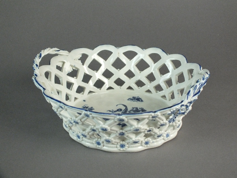 A Caughley oval basket transfer-printed in the Gillyflower 5 pattern, circa 1780-90, 23. - Image 3 of 4