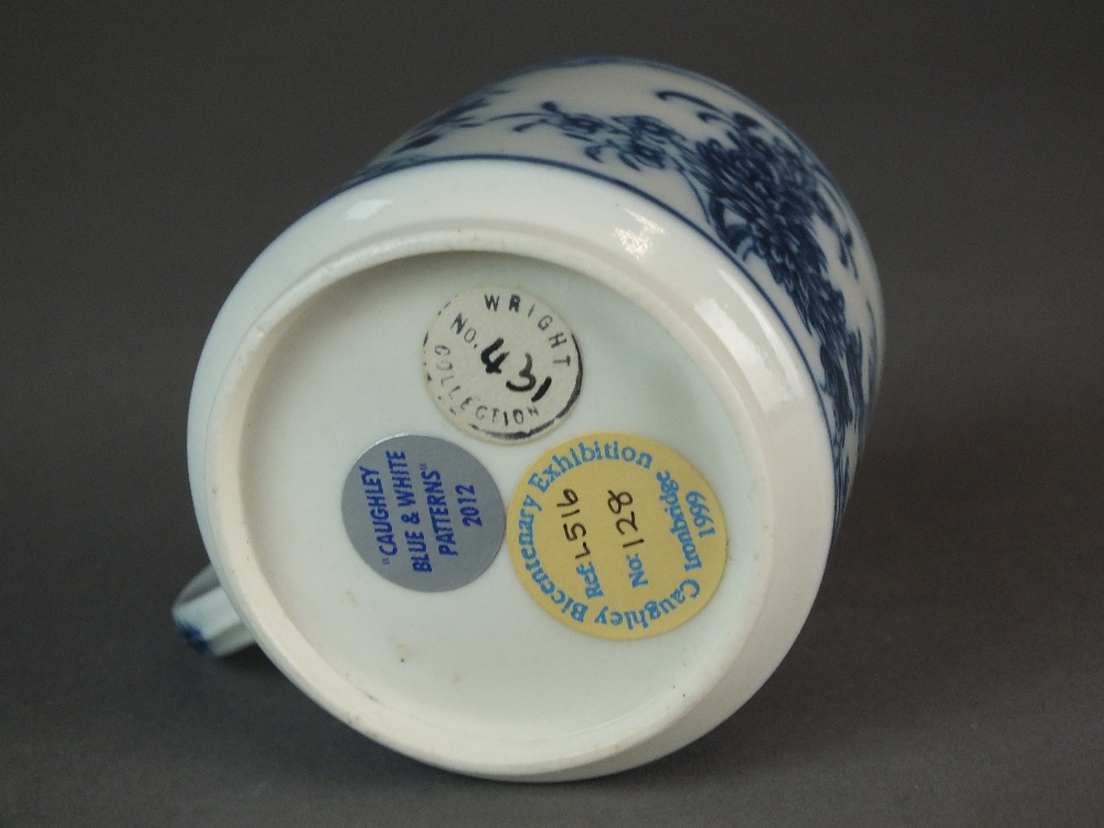 A Caughley coffee can transfer-printed and painted with the very rare Ribbon Spray pattern, - Image 2 of 4