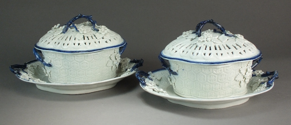 A pair of Caughley chestnut baskets, covers and stands painted with the Salopian Sprig pattern, - Image 3 of 3