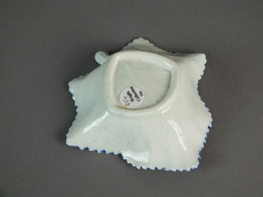 A small Caughley pickle leaf dish painted with the Chantilly Sprig A pattern, circa 1785-94, 9. - Image 2 of 3