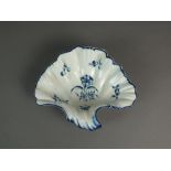 A Caughley moulded shell form dish painted with the Gillyflower I pattern, circa 1776-78, 19.